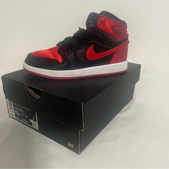 Satin Bred Air Jordan 1 Retro High OG Satin Red Black FD5304-061 PS Kids Sz 13C - Picture 1 of 10